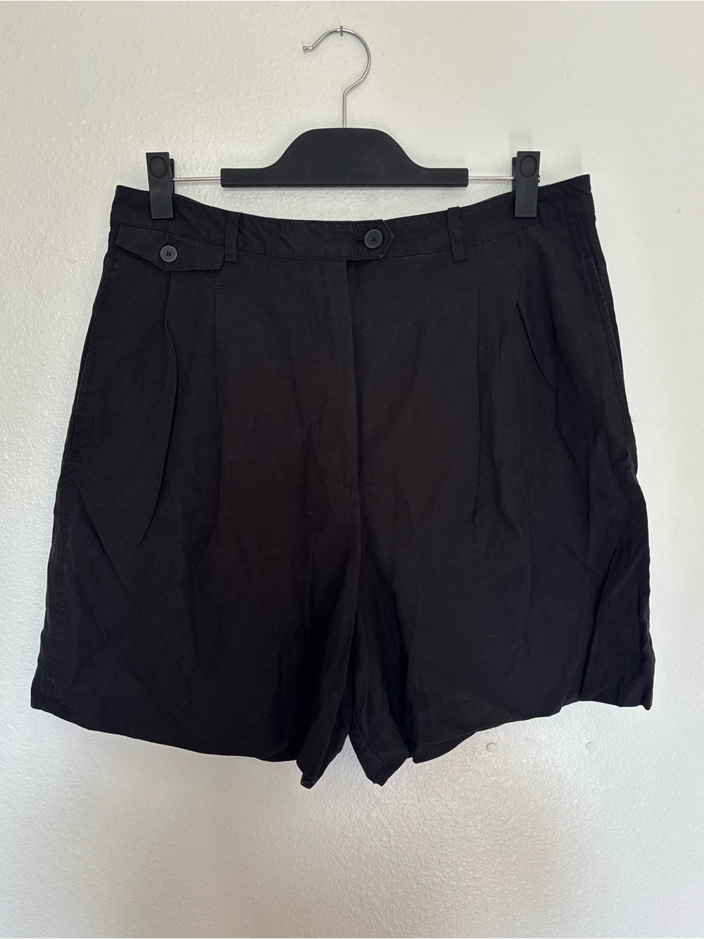Mango Black Flat Front Women’s Shorts